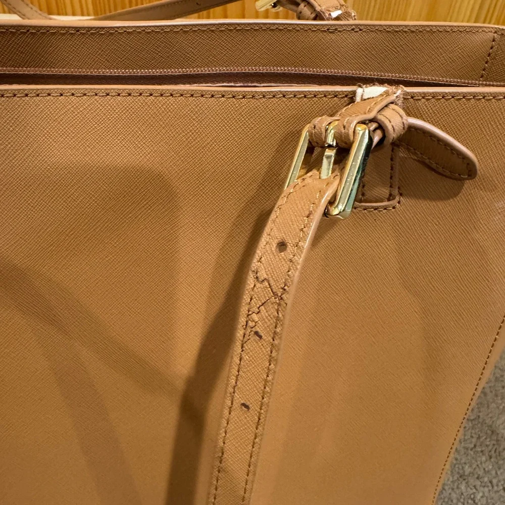Tory Burch Caramel Leather Tote with Gold Logo - Picture 3 of 14